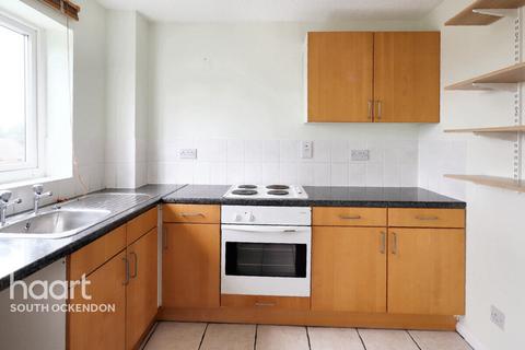 2 bedroom flat for sale, Benyon Path, South Ockendon