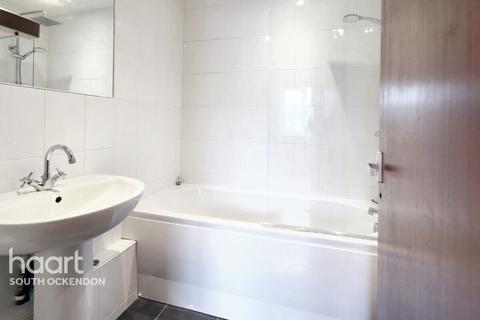 2 bedroom flat for sale, Benyon Path, South Ockendon