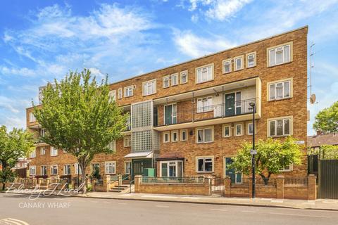 3 bedroom flat for sale, Rogers Road, London, E16