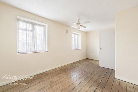 3 bedroom flat for sale, Rogers Road, London, E16