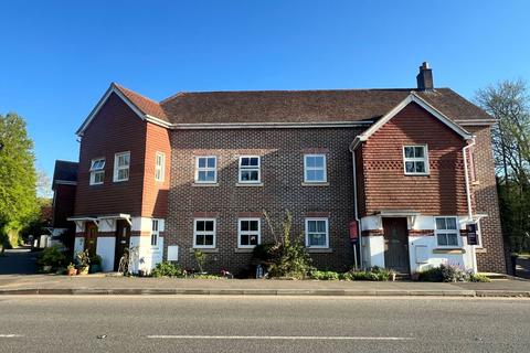 2 bedroom ground floor flat for sale, Dorking Road, Chilworth, Guildford GU4