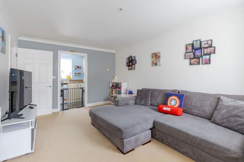 2 bedroom ground floor flat for sale, Dorking Road, Chilworth, Guildford GU4