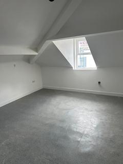 Studio to rent, 220 - 202, City Road, BRADFORD, West Yorkshire, BD8