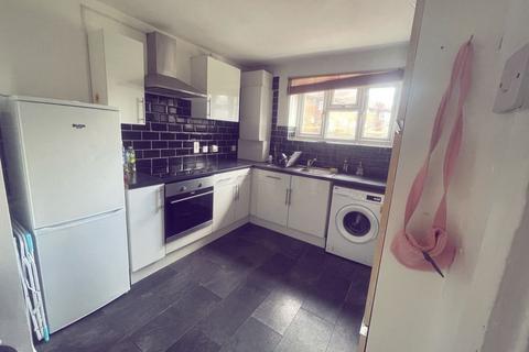 1 bedroom flat to rent, Coleford House,, Kingsbridge Road,, Romford, Harold Hill, RM3