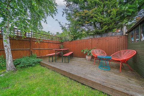 137 Strathdon Drive, London, SW17 0PS