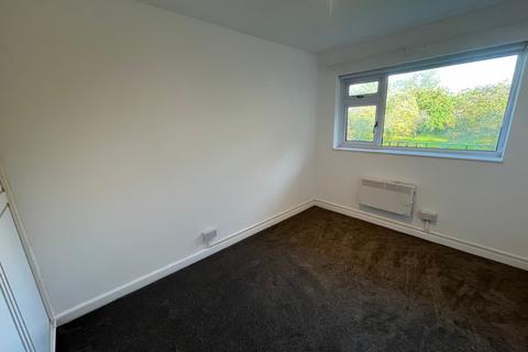 2 bedroom flat to rent, Hawthornden Court, Penns Lane, Sutton Coldfield, B76 1JU