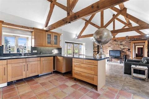 2 bedroom barn conversion for sale, The Kedges, Wichenford