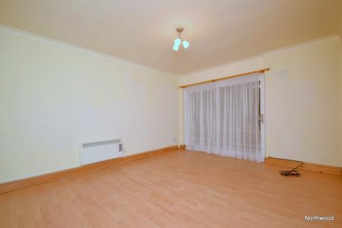 2 bedroom flat to rent, 235 Shedrake Drive, Ipswich, IP2