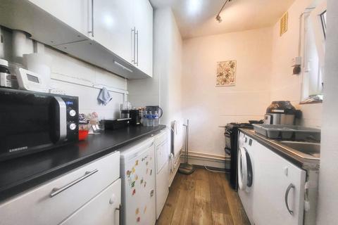 1 bedroom apartment to rent, Borrodaile Road, London SW18