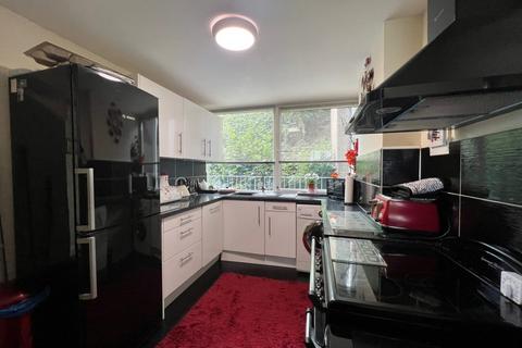 2 bedroom flat for sale, Undercliffe, Wolsey Gardens, Felixstowe
