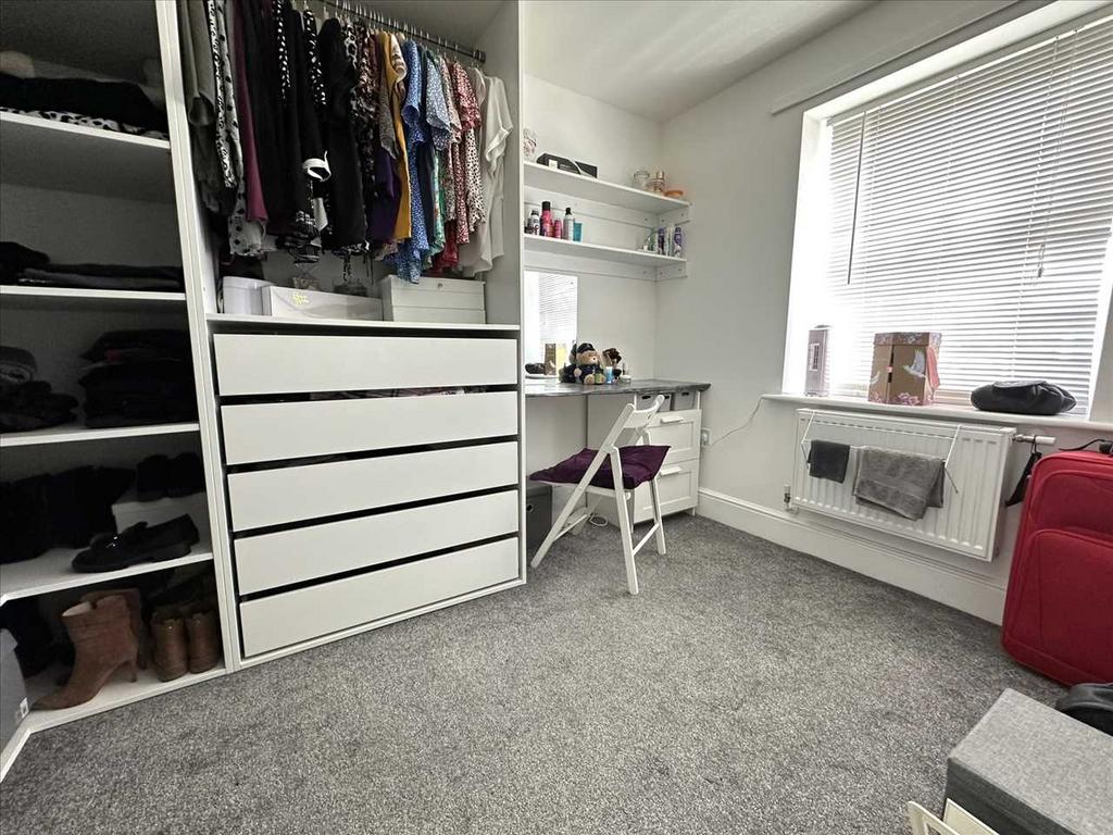 Bedroom (front)