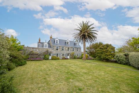 8 bedroom detached house for sale, La Hougue, Vale, Guernsey