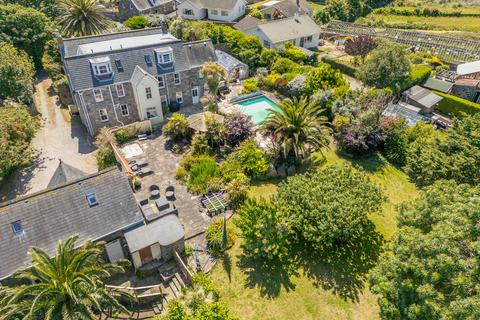 8 bedroom detached house for sale, La Hougue, Vale, Guernsey