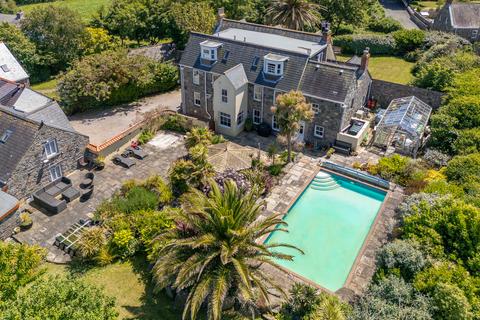 8 bedroom detached house for sale, La Hougue, Vale, Guernsey