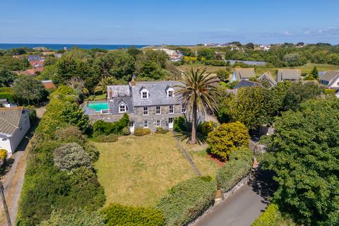 La Hougue, Vale, Guernsey