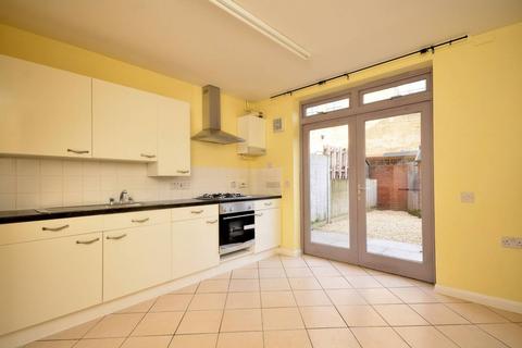 3 bedroom house to rent, Hunt Close, Holland Park, London, W11