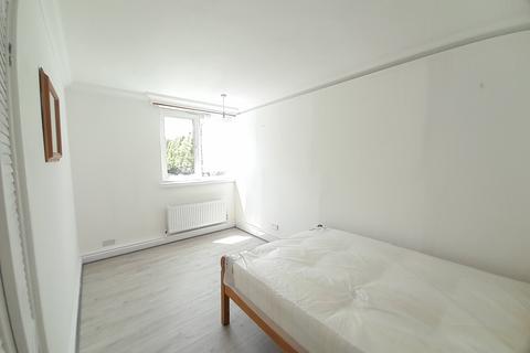 3 bedroom apartment to rent, Kinglake Street, London SE17