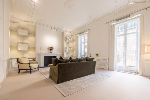 2 bedroom duplex to rent, Lowndes Street, London SW1X