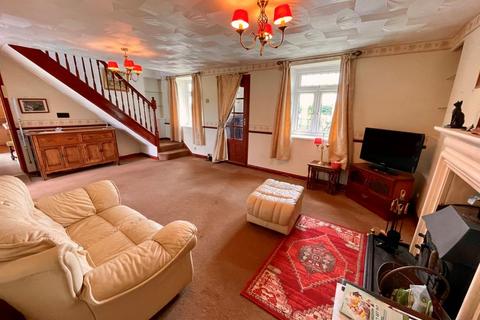 3 bedroom cottage for sale, Farm Road, Cefn Cribwr. Bridgend, Brigend CF32