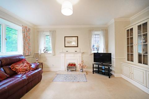 2 bedroom flat for sale, Avenue Road, Dorridge, B93