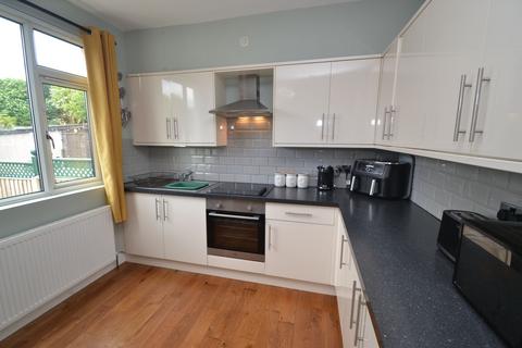 3 bedroom semi-detached house for sale, Thackley, Thackley BD10