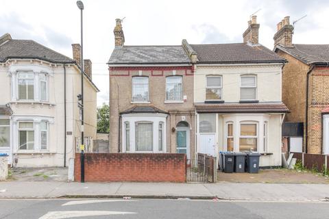 2 bedroom semi-detached house for sale, Boswell Road, Thornton Heath, CR7