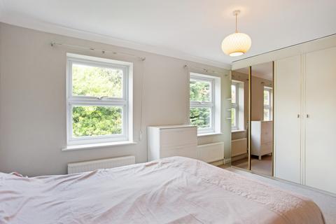 19 Ellenborough Place, London, SW15 5LZ