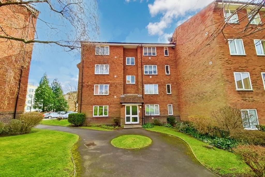 St. Leonards Park, East Grinstead RH19 1 bed flat to rent £950 pcm (£219 pw)