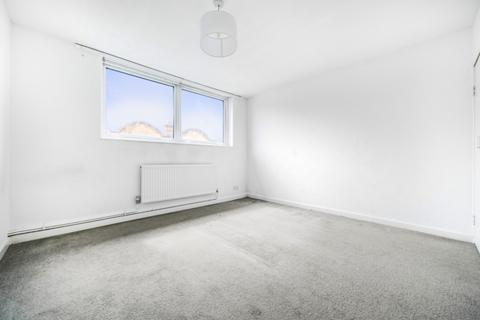 2 bedroom apartment to rent, Selsdon Road South Croydon CR2