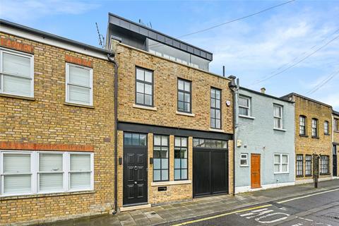 3 bedroom terraced house to rent, Grove Mews, Brackenbury, London, W6