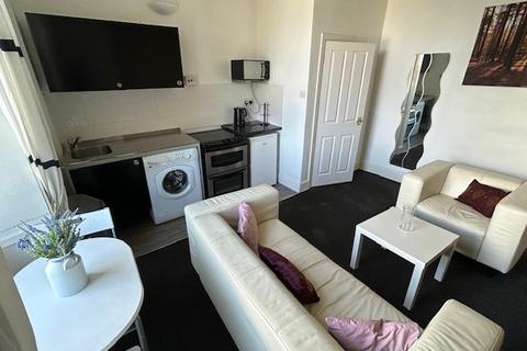 1 bedroom flat to rent, Oakfield Avenue, Glasgow, G12