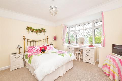 4 bedroom chalet for sale, Downview Road, Barnham, West Sussex
