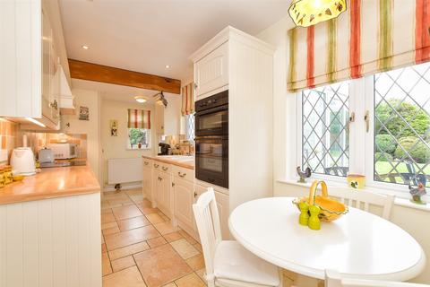 15 Downview Road, Barnham, Bognor Regis, PO22 0EG