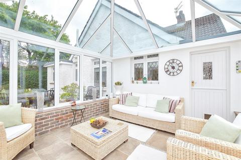 15 Downview Road, Barnham, Bognor Regis, PO22 0EG
