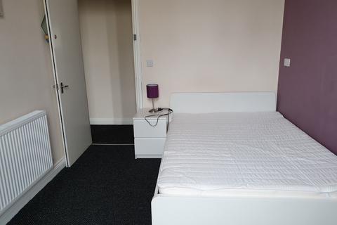 1 bedroom in a house share to rent, Double Room, Ground Floor, Locking Road