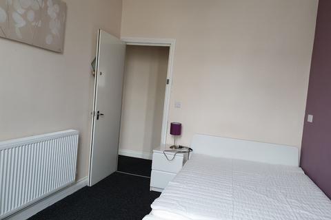 1 bedroom in a house share to rent, Double Room, Ground Floor, Locking Road