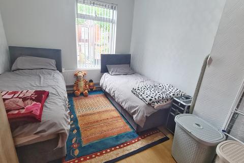 55 Slade Grove, Manchester, M13 0SJ