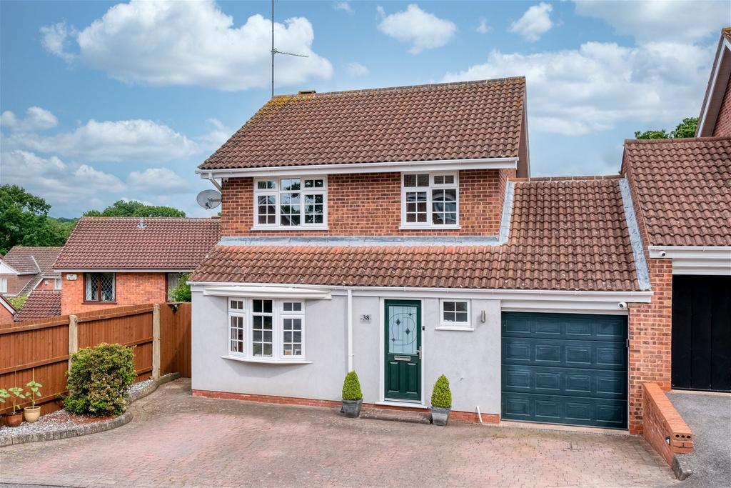 Boultons Lane, Crabbs Cross, Redditch... 3 bed link detached house for
