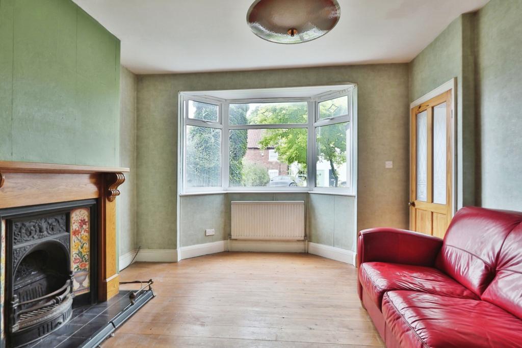 Sheriff Highway, Hedon, Hull, HU12 8HA 3 bed semidetached house for