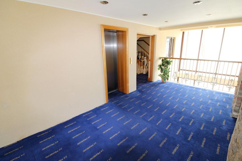 Communal landing and lift