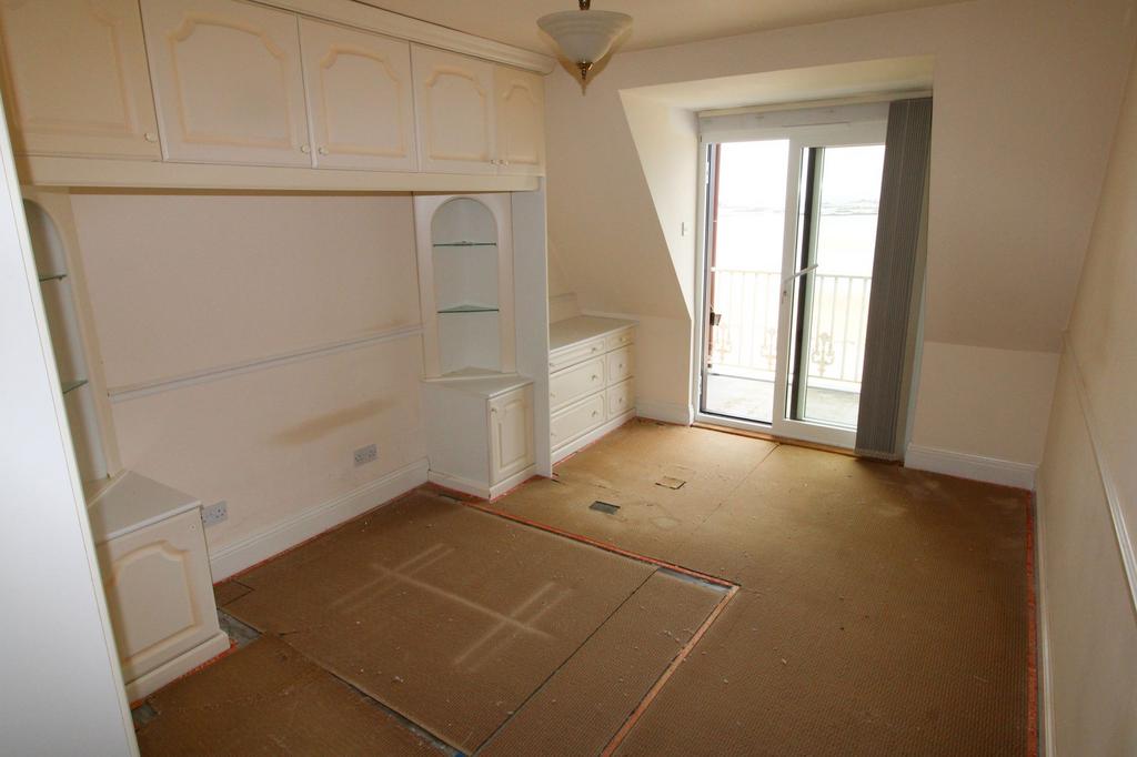 Principal bedroom