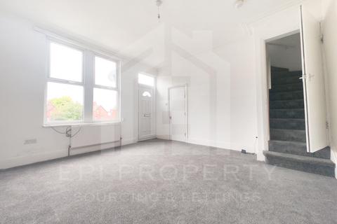 2 bedroom terraced house to rent, Trentham Place, Leeds LS11