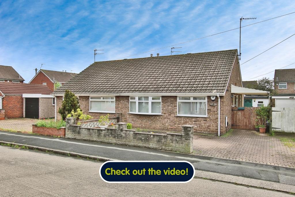 Langford Walk, Hull, HU4 7SR 2 bed semidetached bungalow for sale £