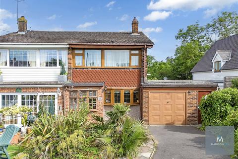 3 bedroom semi-detached house for sale, Maypole Drive, Essex IG7