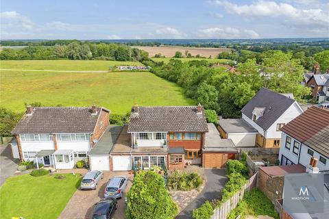 3 bedroom semi-detached house for sale, Maypole Drive, Essex IG7