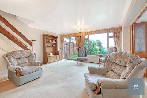 3 bedroom semi-detached house for sale, Maypole Drive, Essex IG7