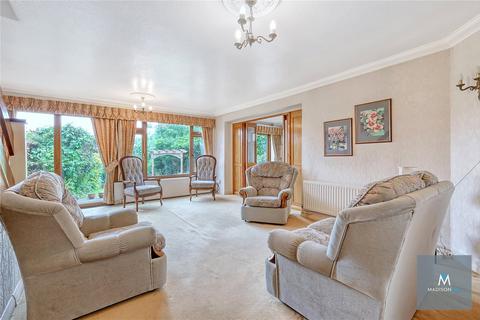 3 bedroom semi-detached house for sale, Maypole Drive, Essex IG7