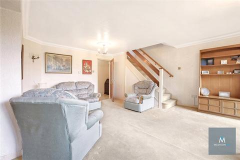 3 bedroom semi-detached house for sale, Maypole Drive, Essex IG7