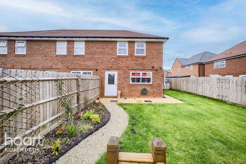 3 bedroom end of terrace house for sale, Talbot Drive, Warwick