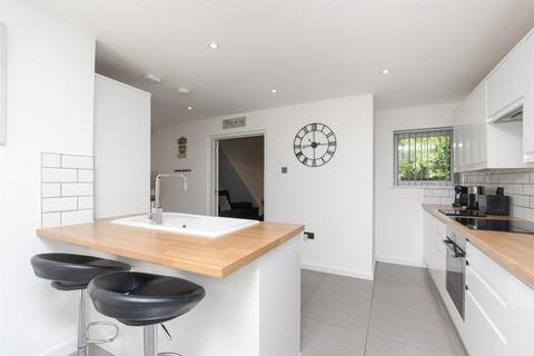 113 Penenden, New Ash Green, Longfield, DA3 8LT